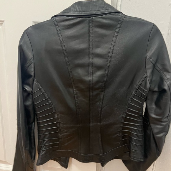 Leather jacket - Picture 2 of 2